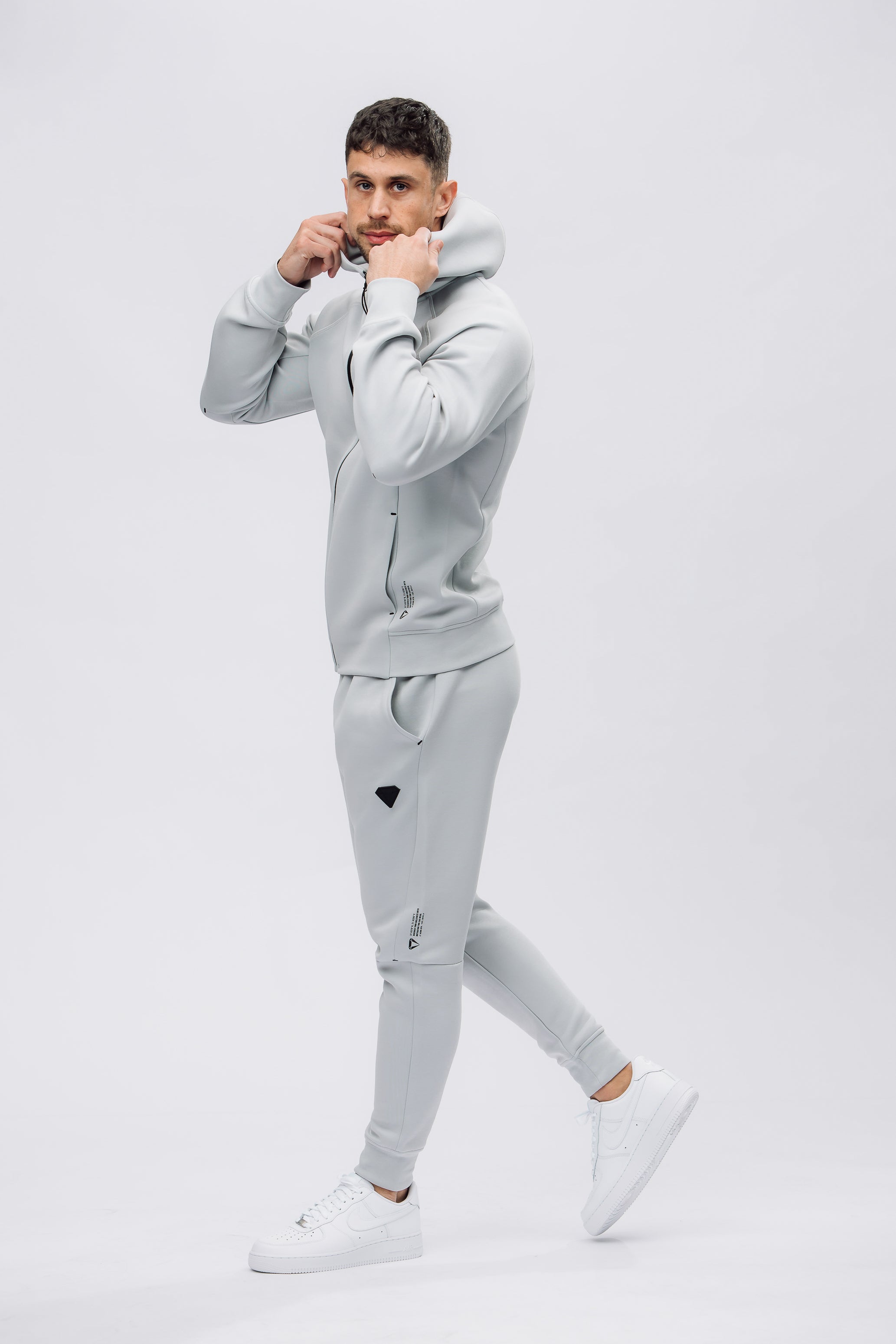 TECHFIT PÁNSKÁ MIKINA NA ZIP