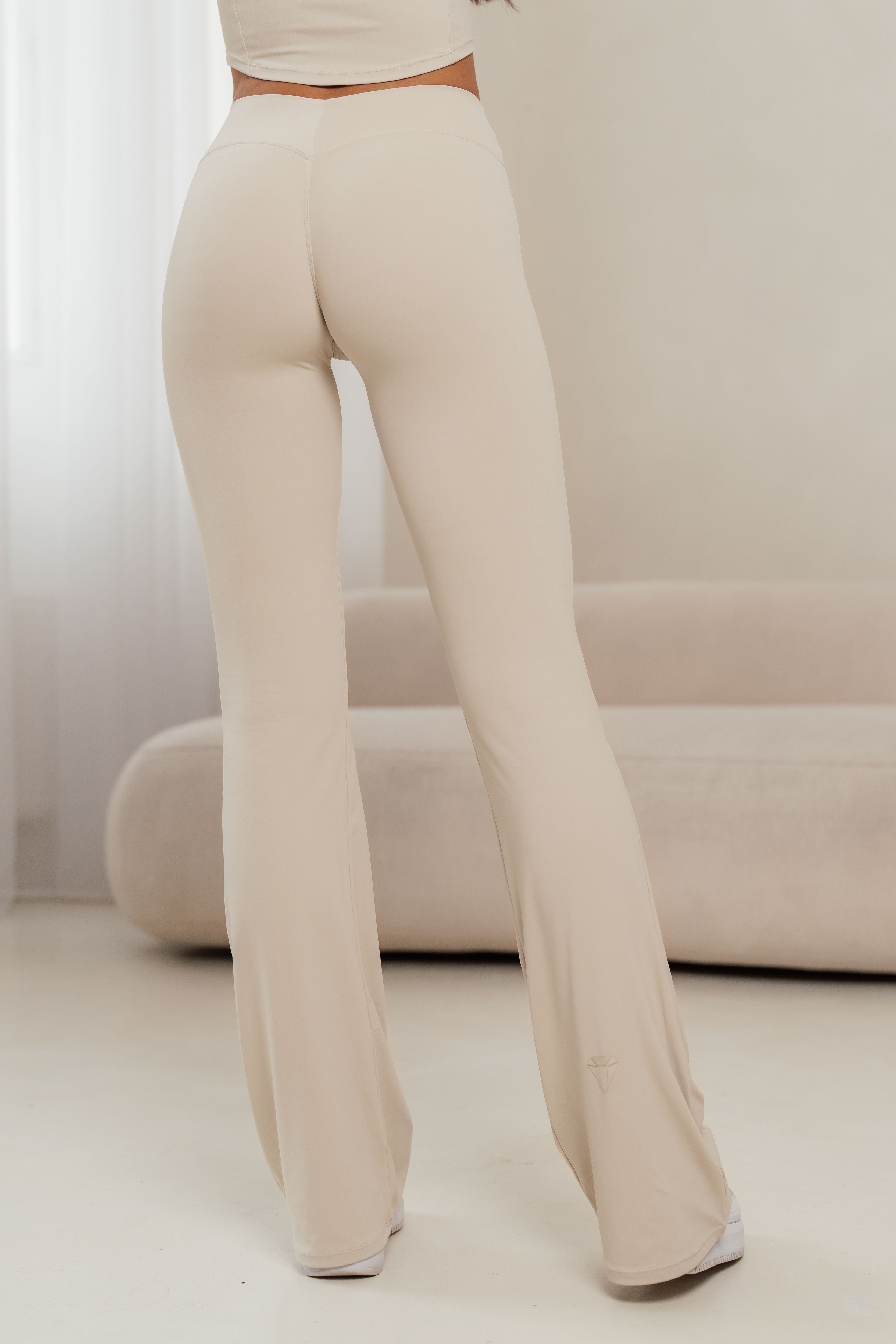 SECOND SKIN SCULPT FLARED LEGÍNY