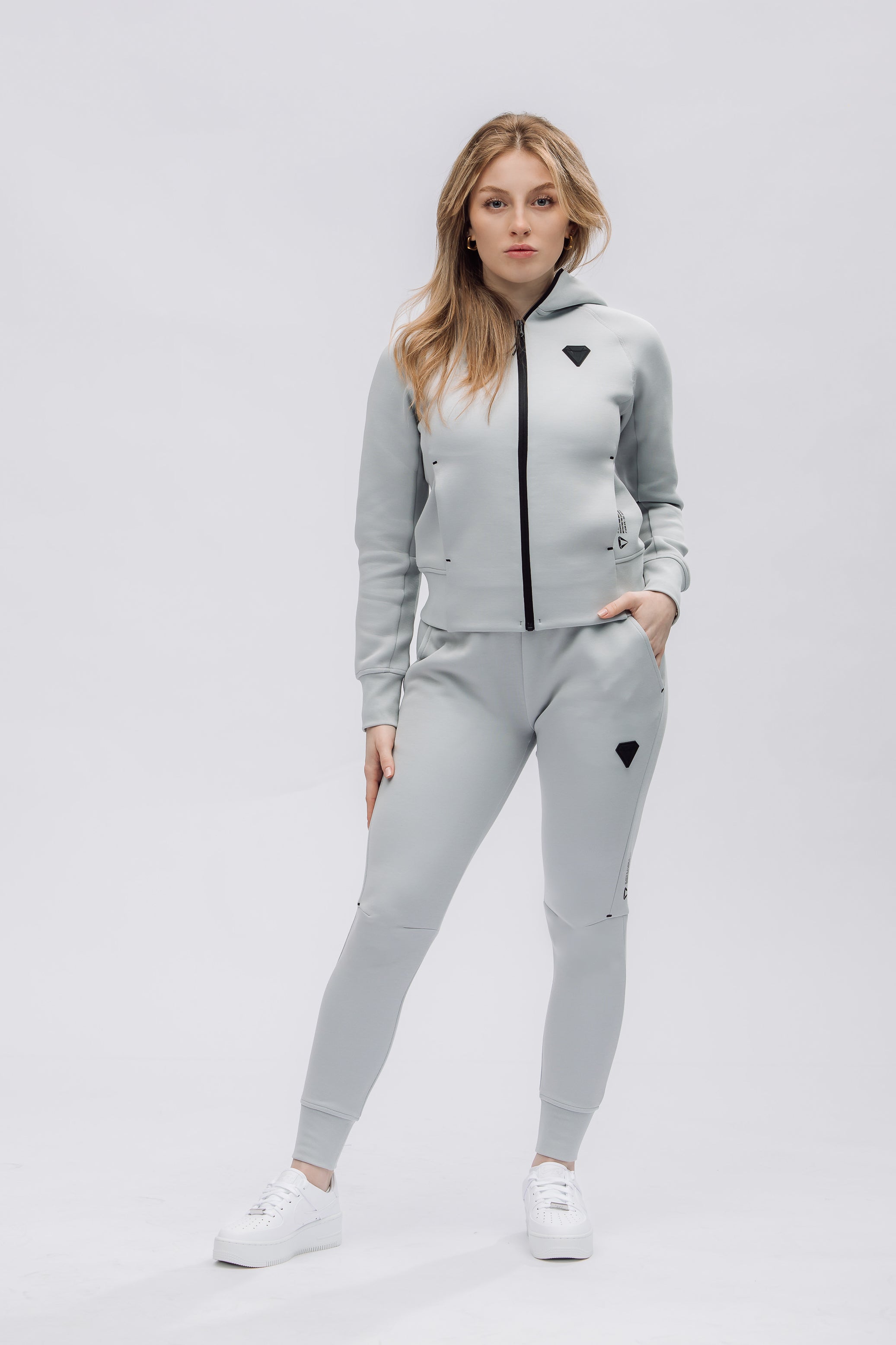 TECHFIT DÁMSKÁ MIKINA NA ZIP