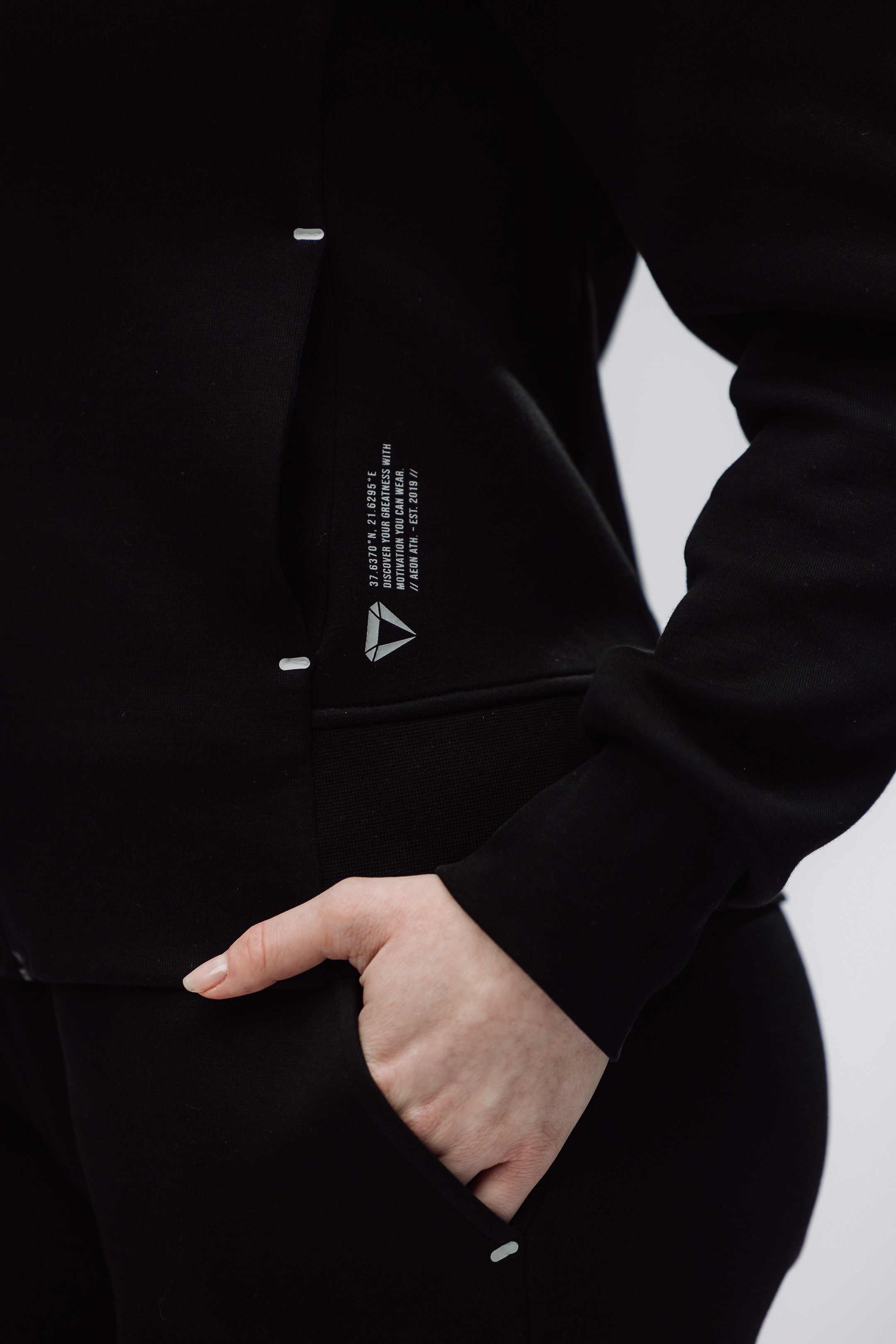 TECHFIT DÁMSKÁ MIKINA NA ZIP