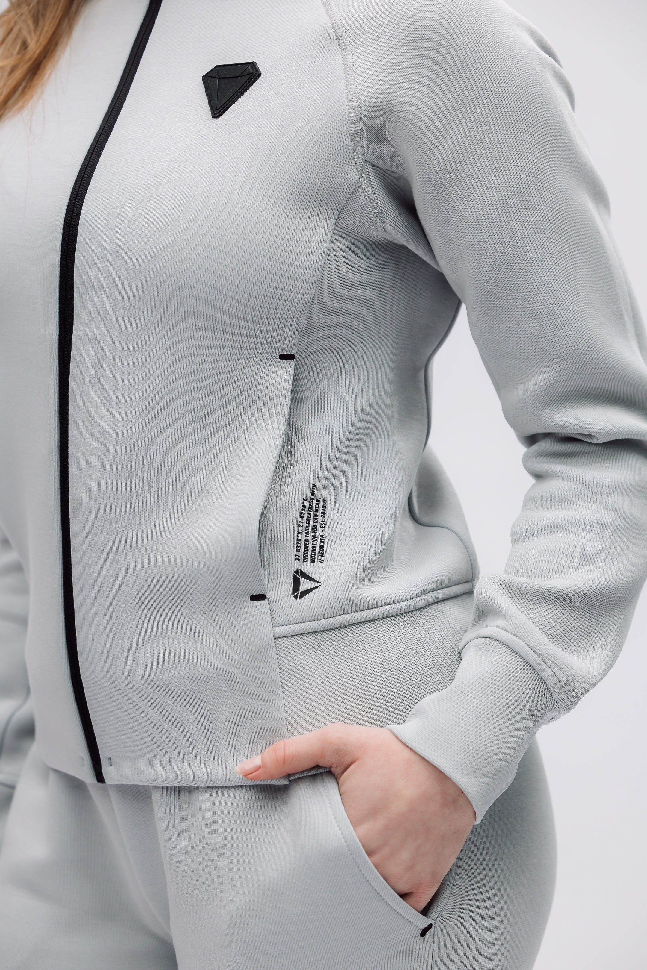 TECHFIT DÁMSKÁ MIKINA NA ZIP