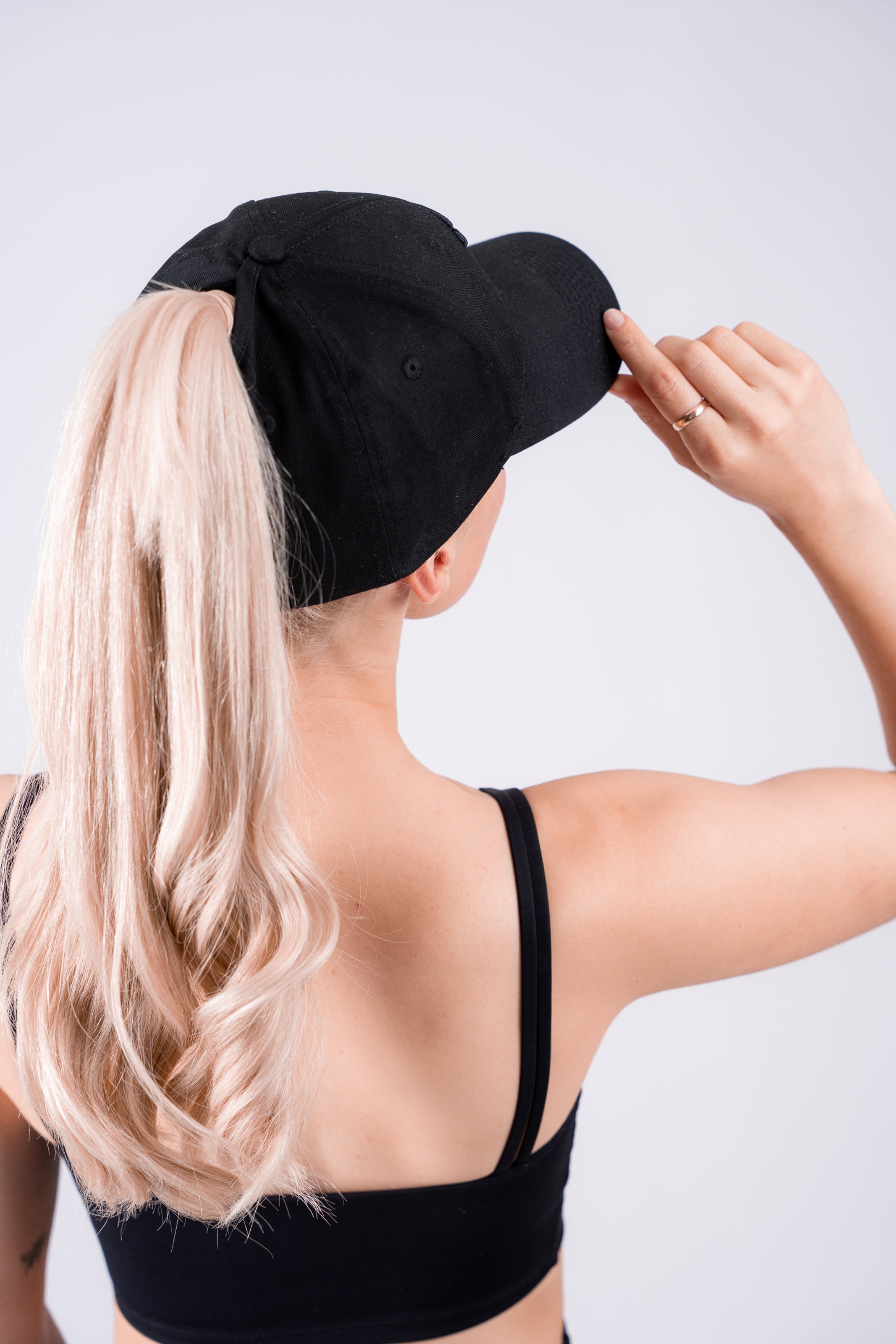 PONYTAIL ČEPICE